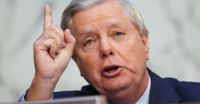Honoring Patriotism: Senator Lindsey Graham's Unexpected Gift To Group Of UNC Students